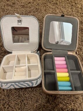 Milly Compact Travel Jewelry Organizer Case - Light Gray & Cream